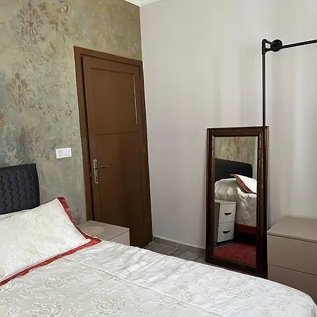 Konukzade Oldtown Apart 3*