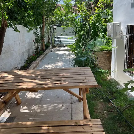 Гостевой дом Konukzade Oldtown Apart