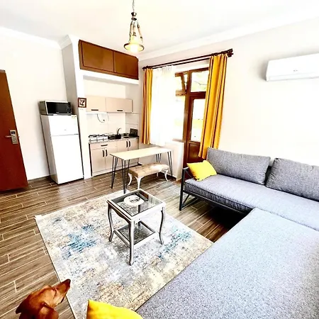 Konukzade Oldtown Apart 3* Анталья