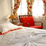 Konukzade Oldtown Πανσιόν 3*