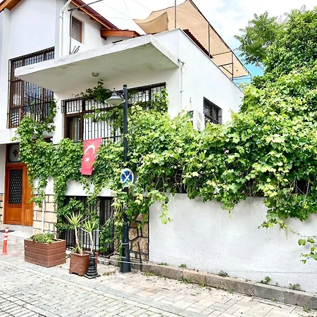 Konukzade Oldtown Apart 3* Antalya