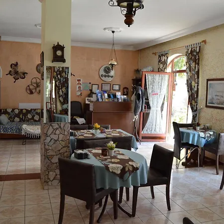 Konukzade Oldtown 3* Antalya