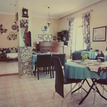 Konukzade Oldtown 3* Antalya